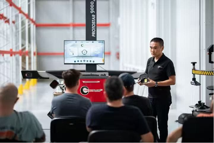 TreadPlus wheel alignment product training in Poland